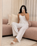 Pyjama satin femme, ensemble caraco et pantalon, coloris blanc — La Soirée