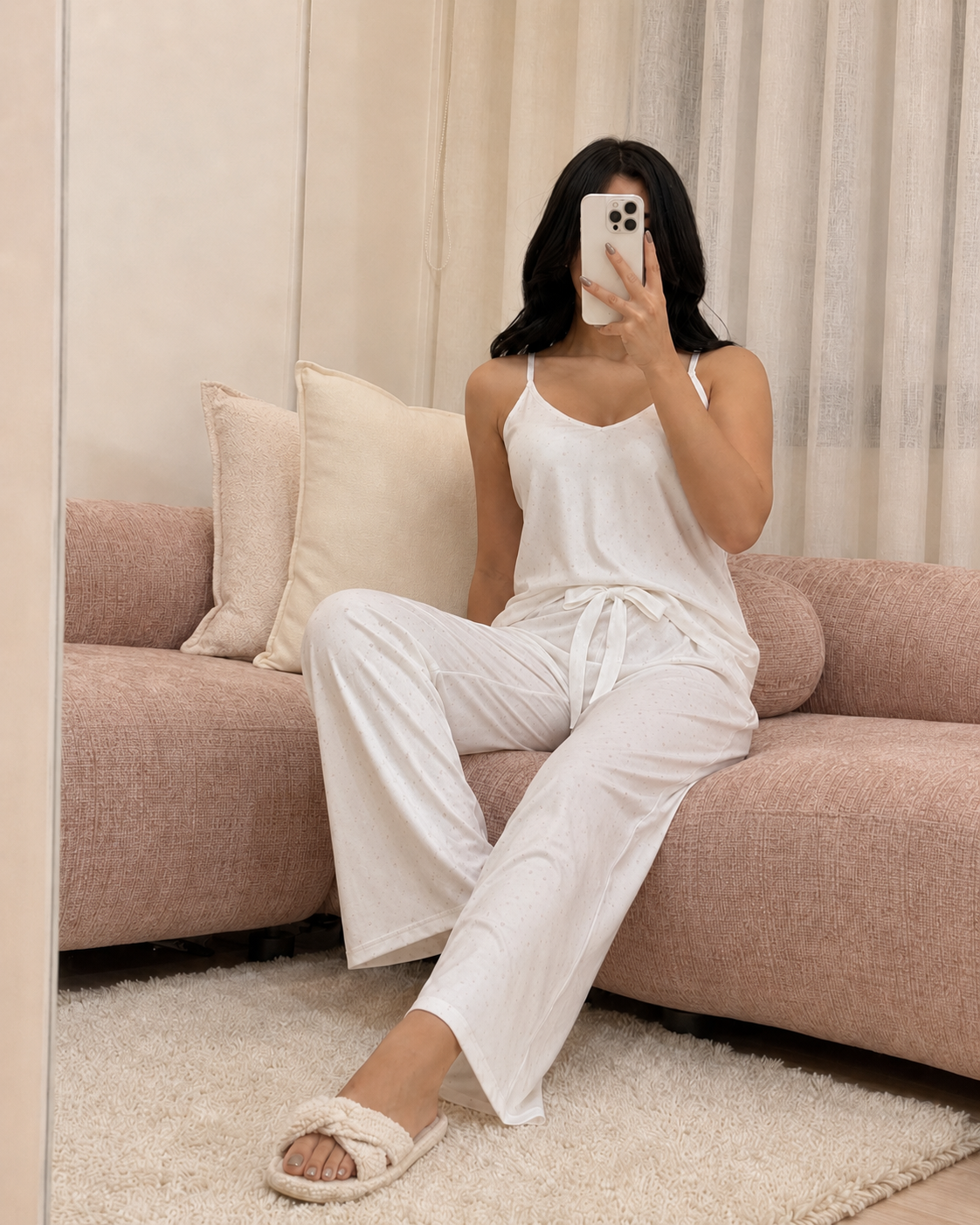 Pyjama satin femme, ensemble caraco et pantalon, coloris blanc — La Soirée