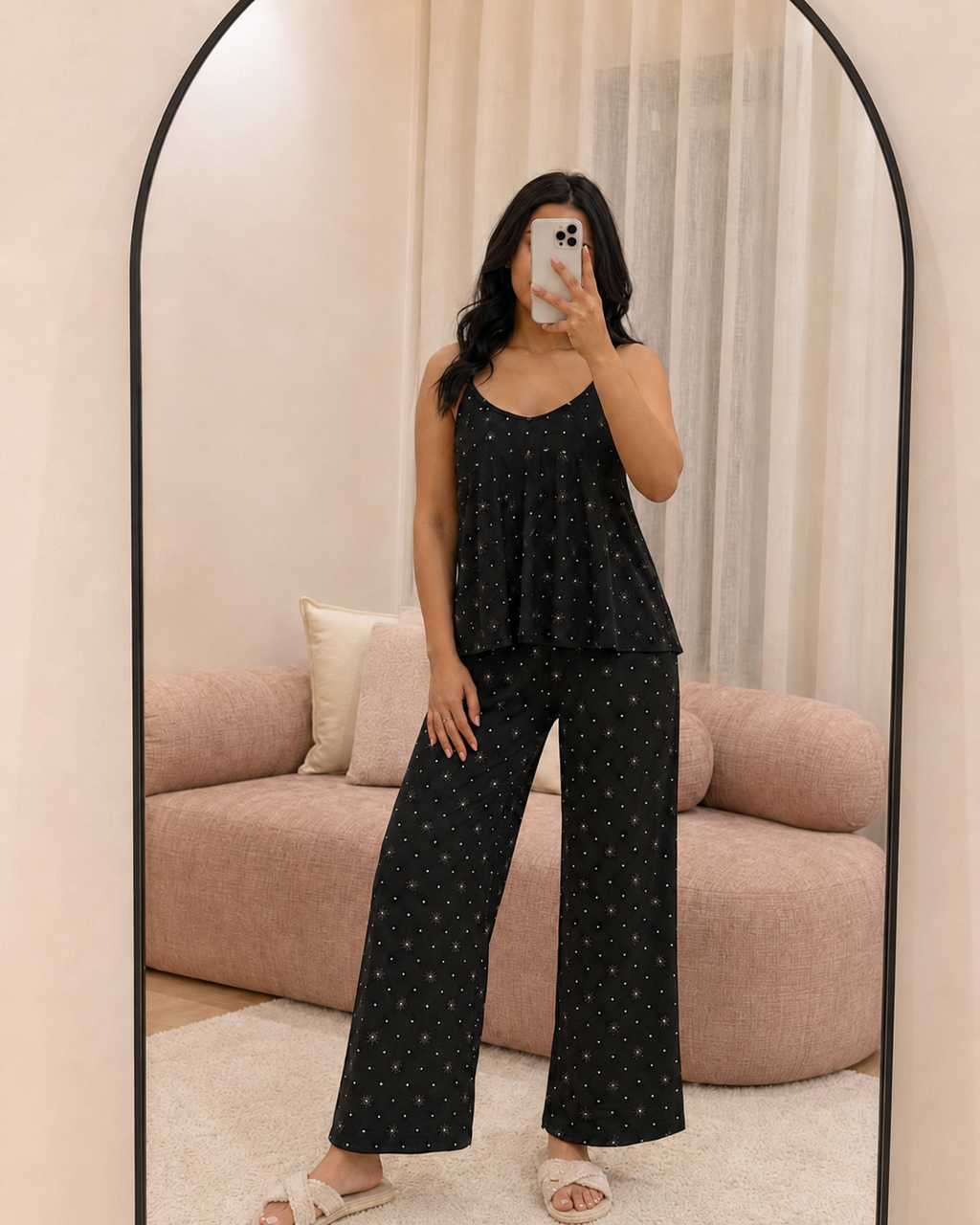 Pyjama satin femme, ensemble caraco et pantalon, coloris noir — La Soirée